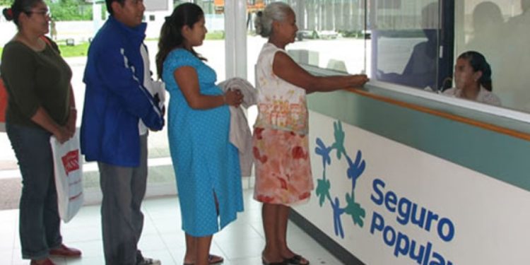 Personas de escasos recursos afectadas por cobros de atención médica