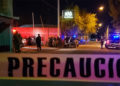 En Guanajuato masacran a tres en taquería y asesinan a dos policías