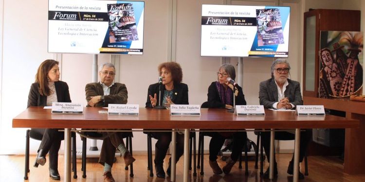 Las instituciones autónomas facilitan el desarrollo de la ciencia