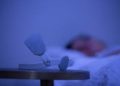 Crean dispositivo que entrena al cerebro para dormir mejor