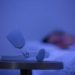 Crean dispositivo que entrena al cerebro para dormir mejor
