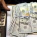 El dólar registra una pérdida frente de 0.42 por ciento