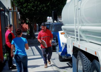 Garantiza Interapas suministro de agua en zonas oriente y poniente de la capital