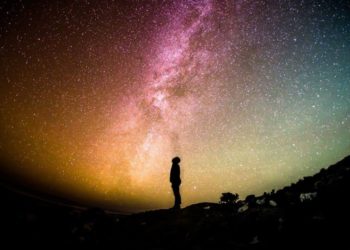 Astrofísicos estudian la existencia de grietas en el espacio-tiempo