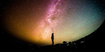 Astrofísicos estudian la existencia de grietas en el espacio-tiempo