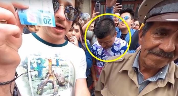 Captan a sujeto grabando por debajo de la falda de adolescente en video de Luisito Comunica
