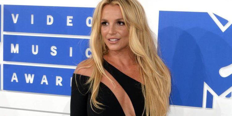 Britney Spears sufre una fractura en el pie