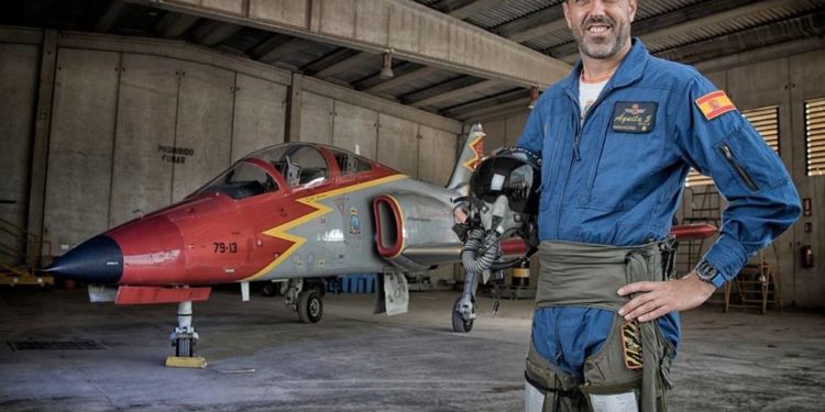 Se estrella contra el mar un avión C-101
