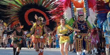 Creando Penachos busca la preservación de los atuendos de carnaval en Tlaxcala