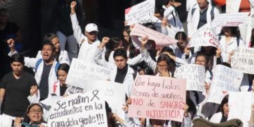 Basta de inseguridad, exigen justicia por estudiantes asesinados