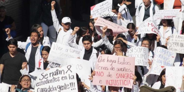 Basta de inseguridad, exigen justicia por estudiantes asesinados
