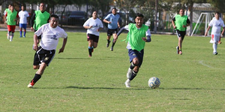 Seguridad pública y Protección civil municipal se disputan en partido de fútbol