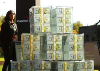 Ocultó su riqueza a su familia y al morir dejó más de 9 mdd a 15 organizaciones benéficas