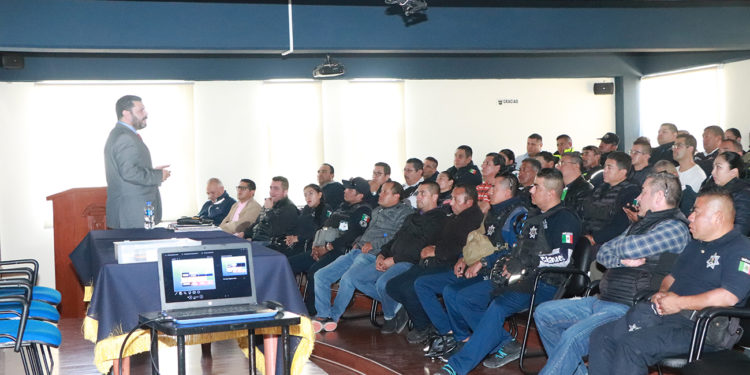 Inicia capacitación en derechos humanos para más de mil policías municipales