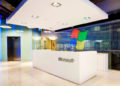 Microsoft invertirá 1,100 mdd en México para educación y conservación de tiburones