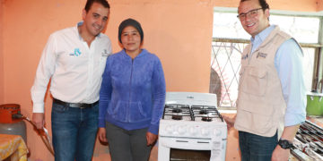Continúa entrega de estufas por parte del gobierno de la capital