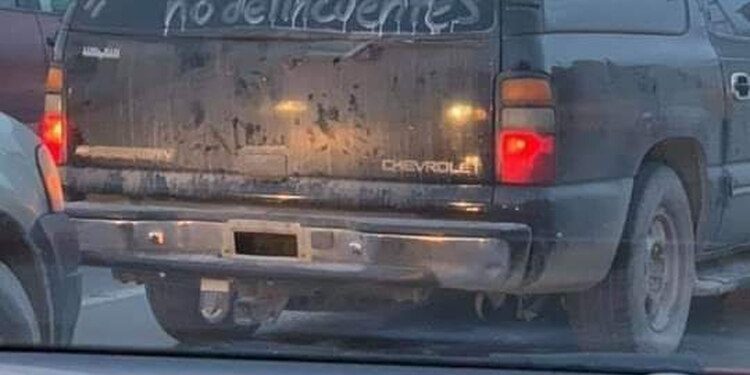 Pintan vehículos por precaución y evitar ser víctimas de balaceras