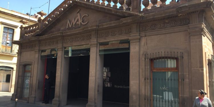 Presentación de libro y noche MAC