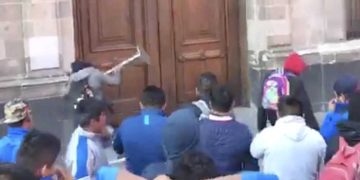 Enfrentamiento entre normalistas y seguridad de Palacio Nacional