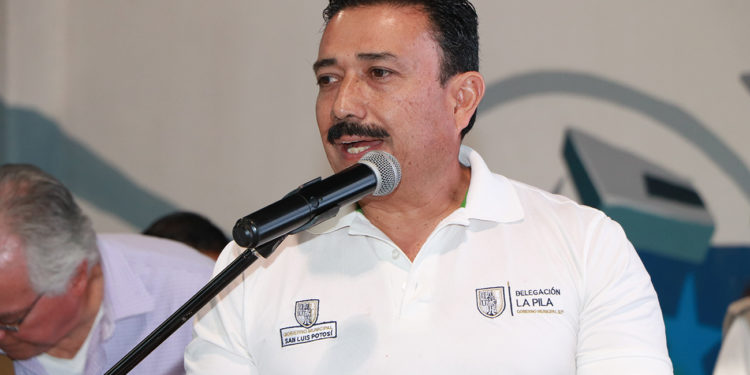 Ayuntamiento entrega apoyos a productores agropecuarios de La Pila
