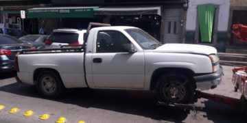 FME aseguró cinco automóviles robados