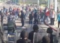 Enfrentamiento entre normalistas y policía deja al menos 20 heridos