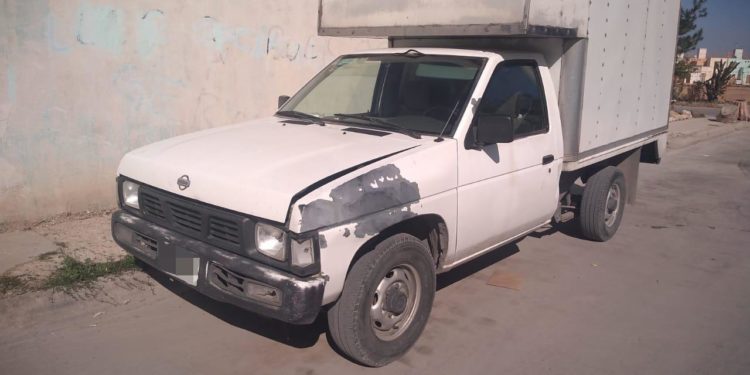 Localizan camioneta con reporte de robo