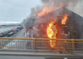 Incendio en bodega ferrocarrilera