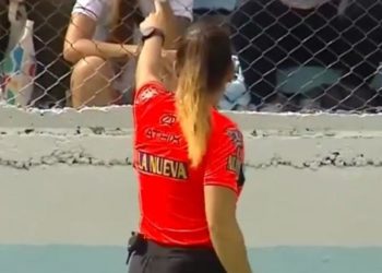 Árbitra expulsa a  aficionado por insultar a las jugadoras