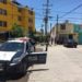 Joven agrede a policías, se tira al piso y pide auxilio