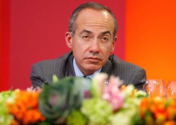 Grave error regresar asueto al día festivo: Calderón defiende puentes