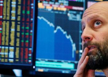 Ricos del mundo pierden 139,000 mdd en un solo día por el desplome bursátil
