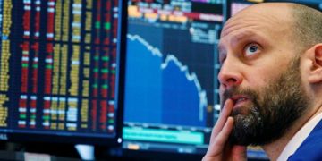 Ricos del mundo pierden 139,000 mdd en un solo día por el desplome bursátil