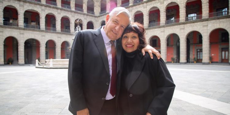En reunión con AMLO, senadora solicita abasto de medicamentos oncológicos en hospitales de S.L.P.