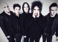 The cure lanzó colección especial de ropa para festejar el Día de San Valentín