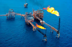 AMLO estima 200 mil barriles de petróleo diarios más en 2024