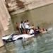 Autobús cae a un río y mueren 24 personas