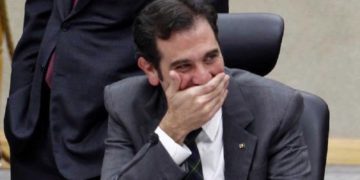 Imponen a Secretario ejecutivo del INE