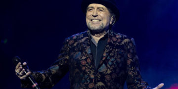 Operan a Joaquín Sabina por un derrame cerebral después de sufrir una  caída en concierto