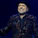 Operan a Joaquín Sabina por un derrame cerebral después de sufrir una  caída en concierto