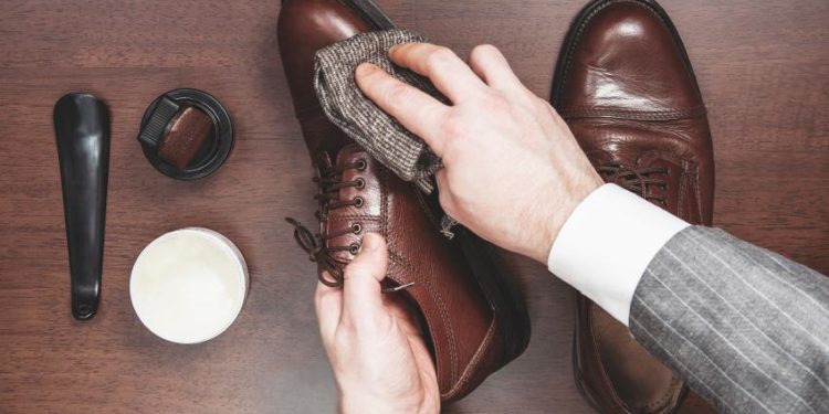 Productos básicos para la limpieza de tus zapatos