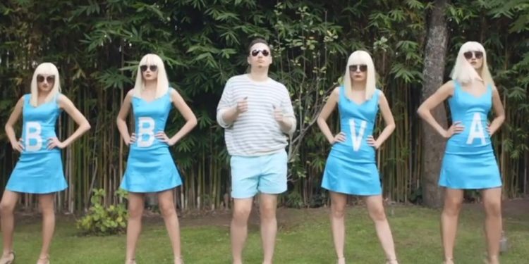 Nuevo comercial de BBVA con Plastilina Mosh rompe las redes