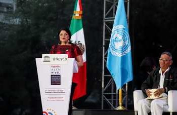 Firman Declaración por la Protección de las Lenguas Indígenas