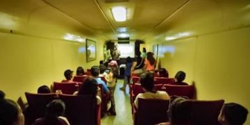 Cine en un vagón de tren