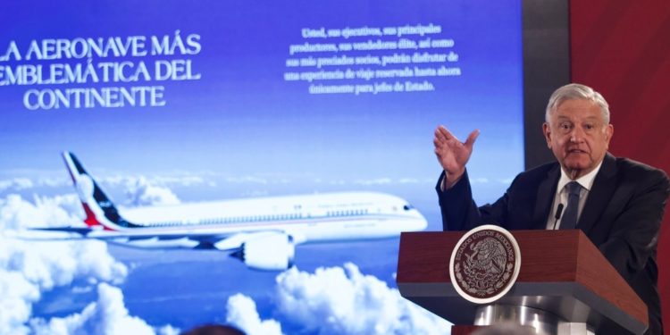 Empresarios acordaron comprar casi la mitad de boletos de rifa: AMLO