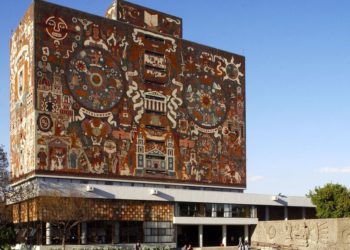 Intentan tomar Facultad de Derecho de la UNAM