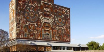 Intentan tomar Facultad de Derecho de la UNAM