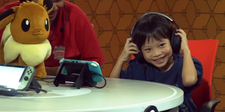 Simone Lim de 7 años es la campeona en torneo de Pokémon