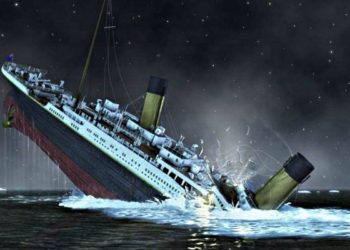 Un submarino golpeó al Titanic