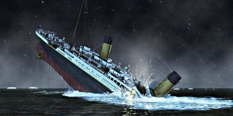 Un submarino golpeó al Titanic